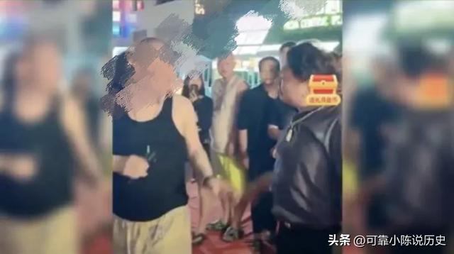 网红二驴直播上演活埋大戏，结果惨遭永久封禁