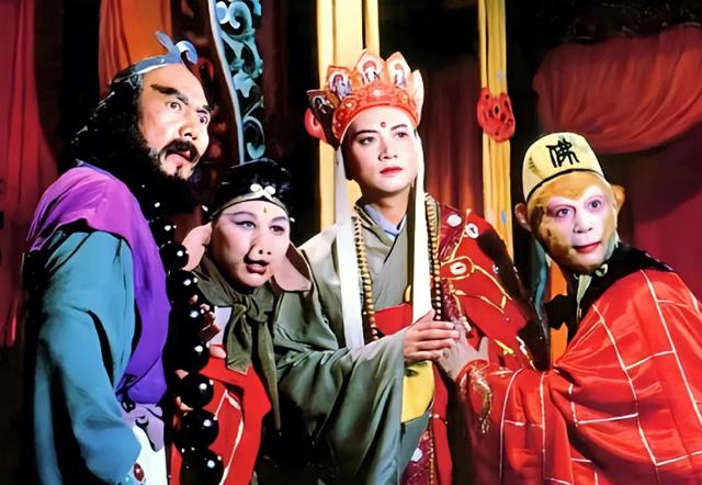 近20年评分最高的十部电视剧，《潜伏》排名第8：国产剧实力突破天花板