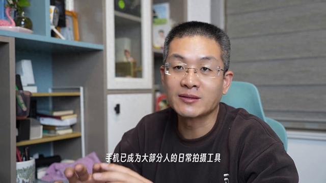 用手机拍摄短视频技巧详解：推荐阅读《新手拍摄视频教程》