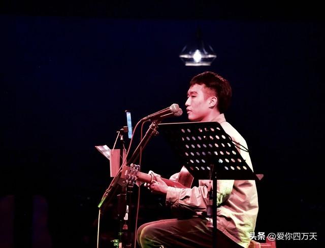 聋人如何通过对口型唱歌在抖音上展现自己
