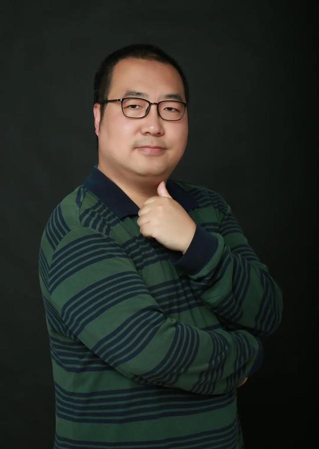 网文大神的蜕变:北漂近20年的清华学霸成为白金作家任怨